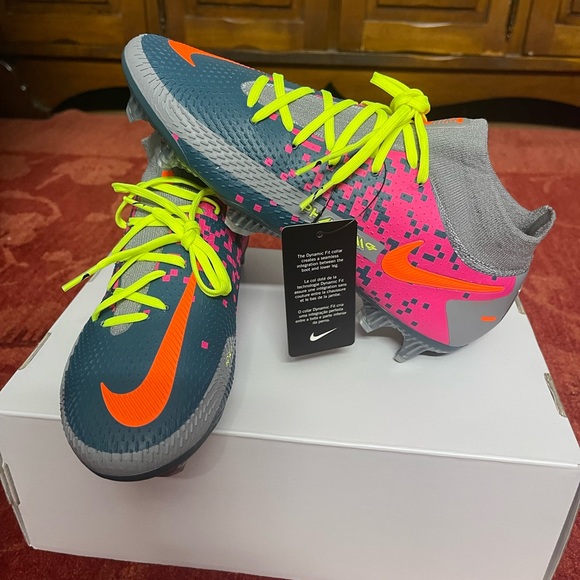 Nike Phantom GTElite by You. Custom Firm Ground Soccer Cleat. - Picture 3 of 15